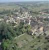 Photos aériennes de "mairie" - Photo réf. 21975 - La place du Monument aux Morts, avec la mairie, l'église du XIIè.