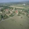 Photos aériennes de Taizé (71250) | Saône-et-Loire, Bourgogne, France - Photo réf. 22827 - Vue de l'glise paroissiale, discrtement niche entre les maisons.