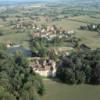 Photos aériennes de "douves" - Photo réf. 23089 - Situ dans la valle de la Grosne, Sercy est surtout connu pour son chteau, jadis puissante forteresse entoure de douves.