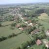 Photos aériennes de "village" - Photo réf. 23270 - Le village trs tendu de Frangy-en-Bresse marque la limite entre Bresse et Jura. Parcouru par de nombreux cours d'eau dont la Seille, son habitat typique n'en finit pas de sduire.