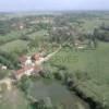 Photos aériennes de "bresse" - Photo réf. 23272 - Le village très étendu de Frangy-en-Bresse marque la limite entre Bresse et Jura. Parcouru par de nombreux cours d'eau dont la Seille, son habitat typique n'en finit pas de séduire.