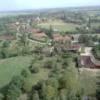 Photos aériennes de "Seille" - Photo réf. 23273 - Le village trs tendu de Frangy-en-Bresse marque la limite entre Bresse et Jura. Parcouru par de nombreux cours d'eau dont la Seille, son habitat typique n'en finit pas de sduire.