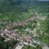 Photos aériennes de "reculée" - Photo réf. 9911 - Le village pouse le fond de la recule de Revigny avec un Ermitage charmant pour sentinelle.