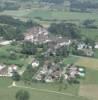 Photos aériennes de "colline" - Photo réf. 9968 - Vue d'ensemble du village qui s'est dvelopp sur un coteau trs bien expos, qualifi de colline enchante.