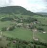 Photos aériennes de Saint-Thiébaud (39110) | Jura, Franche-Comté, France - Photo réf. 30085 - C'est du Mont Poupet que naissent les sources d'eau qui alimentent la municipalit.