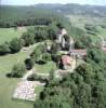 Photos aériennes de "avec" - Photo réf. 30139 - Sur la crte, le chteau, avec sa porte fortifie classe, domine tout le paysage.