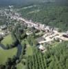 Photos aériennes de "Vallée" - Photo réf. 32505 - Au cœur de la vallée luxuriante, la petite cité coule des heures paisibles.