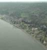 Photos aériennes de La Bouille (76530) | Seine-Maritime, Haute-Normandie, France - Photo réf. 33241 - Commune rfugie entre le blanc des falaises et le gris-vert du fleuve.