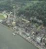 Photos aériennes de La Bouille (76530) | Seine-Maritime, Haute-Normandie, France - Photo réf. 33249 - Commune rfugie entre le blanc des falaises et le gris-vert du fleuve.