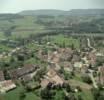 Photos aériennes de "village" - Photo réf. 37038 - Les belles maisons vigneronnes de ce village ne manquent pas de lui offrir un charme incoutournable.