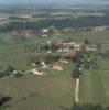 Photos aériennes de "village" - Photo réf. 37072 - Adoss au bois de Longwy, le village s'ouvre sur la pleine du Doubs et de l'Orain, et est dpourvue d'eglise et de cimetire.