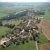 Photos aériennes de "village" - Photo réf. 37318 - Le village bnficie d'une situation privilgie, entre Dole et Besanon.