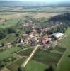 Photos aériennes de "h%E9li-surface" - Photo réf. 37392 - Au cur du Val d'Arbois, dans un site agrable, deux viticulteurs sont installs dans le village, et la surface plante en vigne augmente chaque anne.