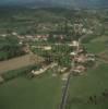 Photos aériennes de "agricole" - Photo réf. 37399 - C'est un village rurale possédant notamment une dizaine d'hectares de vignes, une exploitation agricole de production laitière, et une exploitation de miel.
