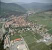 Photos aériennes de "vallée" - Photo réf. 37507 - La ville de Kaysersberg niche dans la valle de la Weiss, cerne par les vignes et la fort.