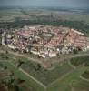 Photos aériennes de "vauban" - Photo réf. 37650 - La ville et ses remparts : uvre d'une tonnante perfection gomtrique, qui apparat telle que Vauban l'a dessine en 1698. Neuf-Brisach fait partie des douze sites Vauban classs au Patrimoine Mondial de l'UNESCO.