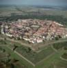 Photos aériennes de "fortification" - Photo réf. 37650 - La ville et ses remparts : uvre d'une tonnante perfection gomtrique, qui apparat telle que Vauban l'a dessine en 1698. Neuf-Brisach fait partie des douze sites Vauban classs au Patrimoine Mondial de l'UNESCO.