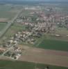 Photos aériennes de "croix" - Photo réf. 37727 - Seule commune rurale du canton de Colmar-sud, Sainte-Croix-en-Plaine a vu son paysage modifié par le remembrement de 1966 et par celui de 1995 qui a suivi la constuction de l'autoroute A35.