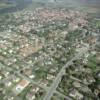 Photos aériennes de "champs" - Photo réf. 37845 - Une image qui témoigne de l'extension du village où les champs se sont couverts de maisons.