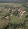 Photos aériennes de "lac*" - Photo réf. 37874 - Le village fait partie de la communaut de communes du Pays des Lacs, et possde une glise de 1870, avec une chapelle classe.