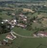 Photos aériennes de "siècle," - Photo réf. 37916 - Le patrimoine de ce village se rsume  l'glise avec son chur du XIIIe sicle, le beffroi gothique, la chapelle voute d'ogives, et une maison seigneuriale.