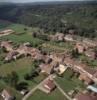 Photos aériennes de "mais" - Photo réf. 37963 - Il n'y a pas d'glise dans ce micro-pays, mais il y a tout de mme deux fontaines avec abreuvoirs, et un lavoir.