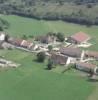 Photos aériennes de "eglise" - Photo réf. 37966 - Le coeur du village avec son glise du XV sicle avec vote en ogive.