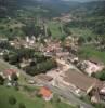 Photos aériennes de "village" - Photo réf. 38118 - Deusime commune du canton, le village, qui se prolonge dans le vallon d'Ampfersbach, est fier de son cadre et des activits qu'il abrite : petite industrie, commerce,etc.