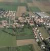 Photos aériennes de "maïs" - Photo réf. 38138 - L'agglomération horbourgeoise englobe aujourd'hui le quartier de Wihr qui n'a rien perdu de son charme rural, mais qui s'est agrandi de nombreuses constructions nouvelles.