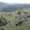 Photos aériennes de "village" - Photo réf. 38234 - Aux frontires du dpartement de l'Ain, le village symbolise la lutte opinitre de la Petite Montagne pour la survie d'un canton rural et d'un certain art de vivre.