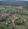 Photos aériennes de "village" - Photo réf. 38239 - Aux frontires du dpartement de l'Ain, le village symbolise la lutte opinitre de la Petite Montagne pour la survie d'un canton rural et d'un certain art de vivre.