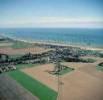 Photos aériennes de Ver-sur-Mer (14114) | Calvados, Basse-Normandie, France - Photo réf. 41360 - La commune devant Gold Beach.