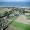 Photos aériennes de "manche" - Photo réf. 41361 - La commune avec la plage Gold Beach.