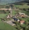Photos aériennes de "élevage" - Photo réf. 43852 - Un petit village très convivial, où on y compte 7 exploitations agricoles (élevage de bovins et d'ovins; cultures fourragères).