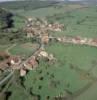 Photos aériennes de "hameau" - Photo réf. 43935 - Le hameau o l'on peut voir, au loin, le chteau du XIV sicle.