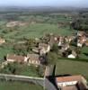 Photos aériennes de "AVEC" - Photo réf. 43994 - Eglise romane du XIIe sicle, avec sa tour carre  2 tages et ses contreforts gothiques du XVe sicle.