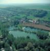 Photos aériennes de "etangs" - Photo réf. 48236 - Les grands tangs, communs aux territoires de Recques-sur-Course et d'Estrelles, tmoignent de l'activit rcente des ballastires, exploites jusqu'en 1950.