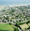 Photos aériennes de Courseulles-sur-Mer (14470) - Autre vue | Calvados, Basse-Normandie, France - Photo réf. 51564 - La plage Ouest de la localit a accueilli W. Churchill et Le gnral De Gaulle qui se rendaient  Bayeux le 12 juin 1944.