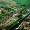  - Photo réf. 52117 - La voie ferre et le canal de neuffoss se rejoingnent  hauteur de la gare. Un superbe difice du sicle dernier.