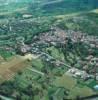 Photos aériennes de "pied" - Photo réf. 54227 - Le centre est nich au pied de la falaise.