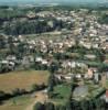 Photos aériennes de Pouzauges (85700) - Autre vue | Vendée, Pays de la Loire, France - Photo réf. 54646 - A flanc de coteau, on aperçoit le donjon du vieux château médiéval.