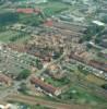 Photos aériennes de "fort" - Photo réf. 56993 - Le fort passé de l'industrie du textile est palpable aux cités ouvrières ainsi qu'à la présence de l'usine.