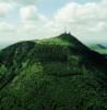 Photos aériennes de "Centre" - Photo réf. 60876 - Volcan le plus haut avec ses 1465m d'altitude, il est au centre de la chane des Puys.