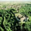 Photos aériennes de Chantelle (03140) | Allier, Auvergne, France - Photo réf. 61045 - Cet ancien chteau fort a t remani au XVIe sicle. Il appartient dsormais  l'tat.