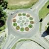 Photos aériennes de "point" - Photo réf. 61262 - Un rond-point joliement décoré à Barentin (Seine-Maritime).