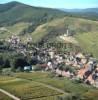 Photos aériennes de "vignoble" - Photo réf. A00518 - Le chteau du Wineck domine le village.