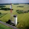 Photos aériennes de "antenne" - Photo réf. 31912 - Une antenne de télécommunications dans le Loiret.