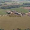 Photos aériennes de "ferme" - Photo réf. A01883 - Trois agriculteurs tavaillent sur la commune.