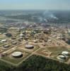 Photos aériennes de "raffinerie" - Photo réf. A03010 - Les installations de Shell.
