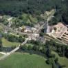 Photos aériennes de "église" - Photo réf. A03332 - L'église Saint-Pierre situeé sur un versant de coteau, domine la Risle.